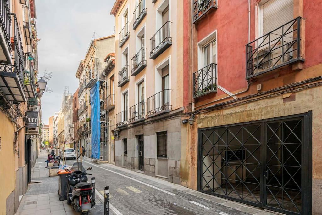 Oasis In The Center Of Madrid With Parking Apartment — Photos 2